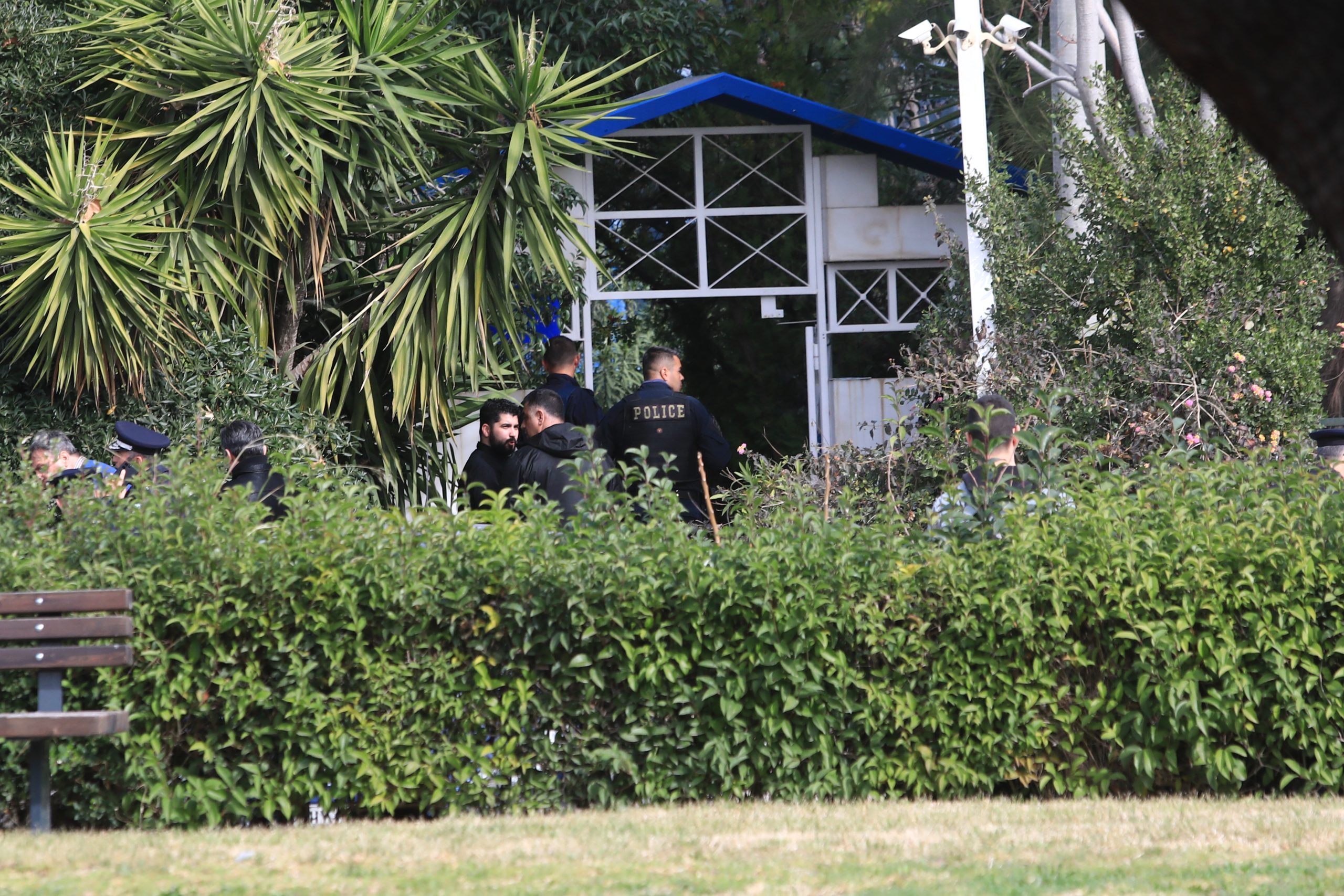 Κοινή δήλωση Σπύρου και Δέσποινας Καρνέση για το μακελειό στη Γλυφάδα: Έκκληση για σεβασμό στο πένθος μας