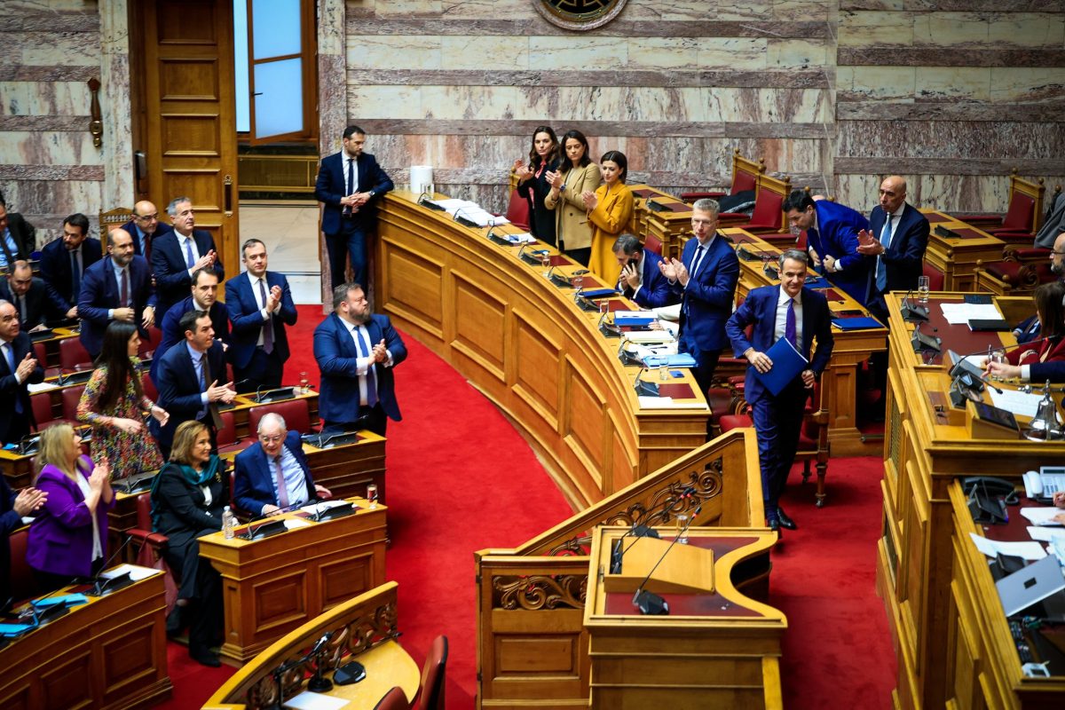 Νομοσχέδιο για ομόφυλα ζευγάρια: Σε εξέλιξη η ονομαστική ψηφοφορία – Δείτε live