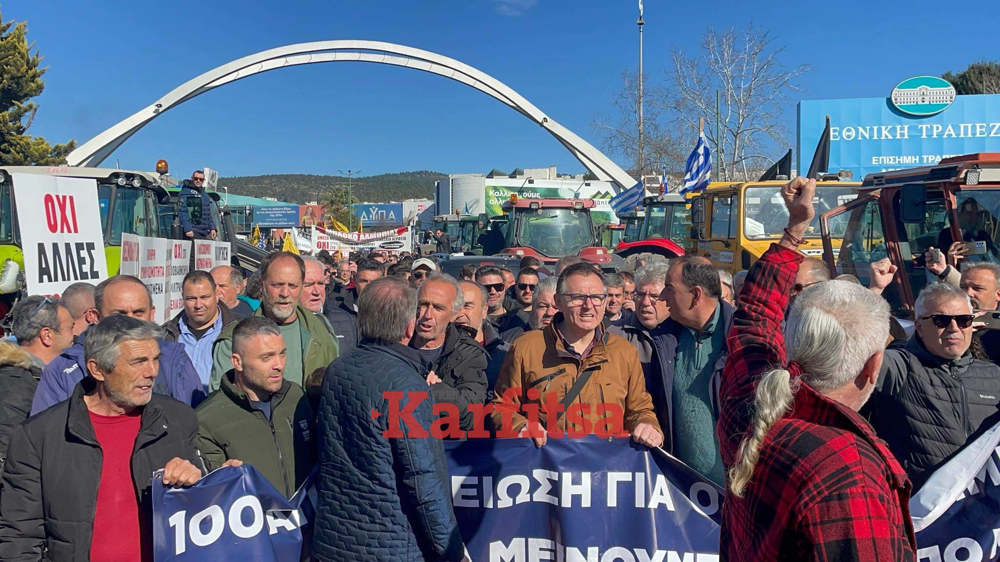 Θεσσαλονίκη: Με κόρνες υποδέχτηκαν τους Θεσσαλούς οι αγρότες της Β. Ελλάδας (ΦΩΤΟ+Video)