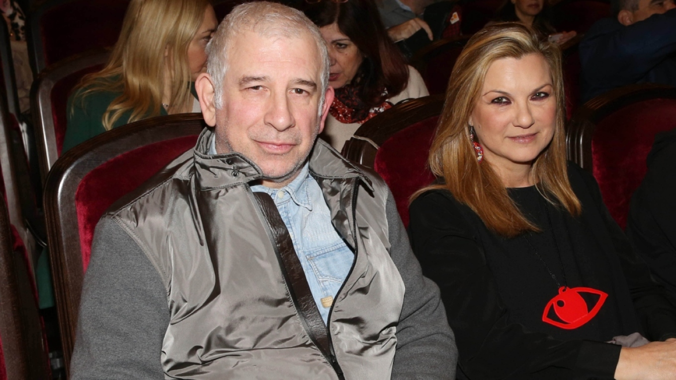 Πέτρος Φιλιππίδης: Εργάζεται στον ιδιωτικό τομέα όπως και η σύζυγός του, λέει ο δικηγόρος του (Video)