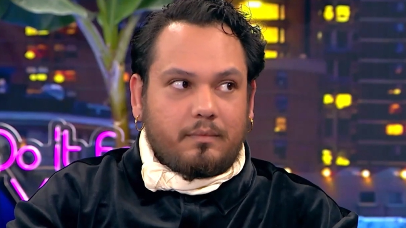 Γιλμάζ Χουσμέν (Φρίξο): «Έχω ορνιθοφοβία, υπάρχουν περιοχές που δεν μπορώ να κυκλοφορήσω» (Video)