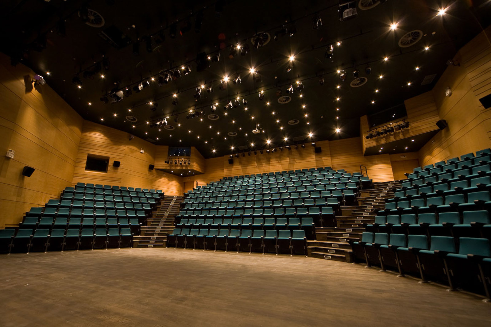 Πατέρας για δεύτερη φορά γνωστός ηθοποιός – Έγκυος η σύζυγός του (Video)