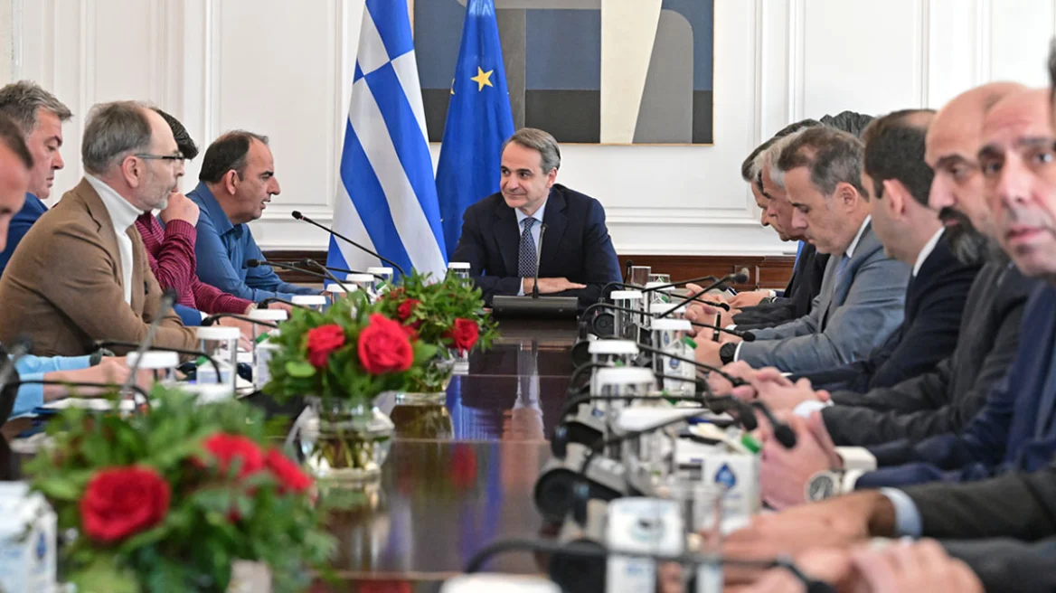 Τι είπαν οι αγρότες με τον Κ. Μητσοτάκη: «Τα αιτήματα τα έχουμε φέρει σε όλες τις κυβερνήσεις», οι προτάσεις για φθηνό ρεύμα και ΕΦΚ (Video)