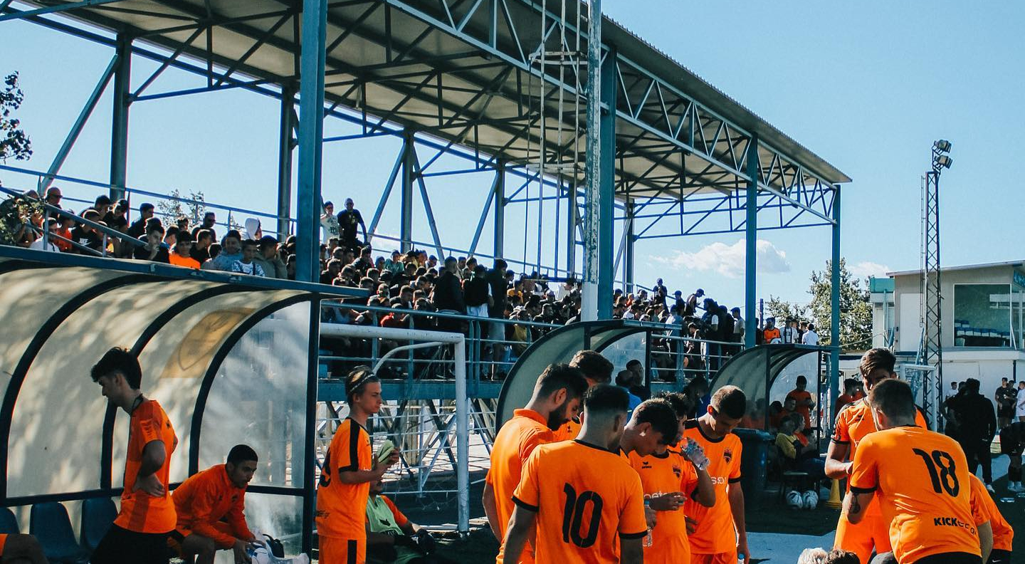 Θεσσαλονίκη: Χειροπέδες σε 22χρονο οπάδό – Αποπειράθηκε να μπει σε αγώνα με ισχυρή φωτοβολίδα