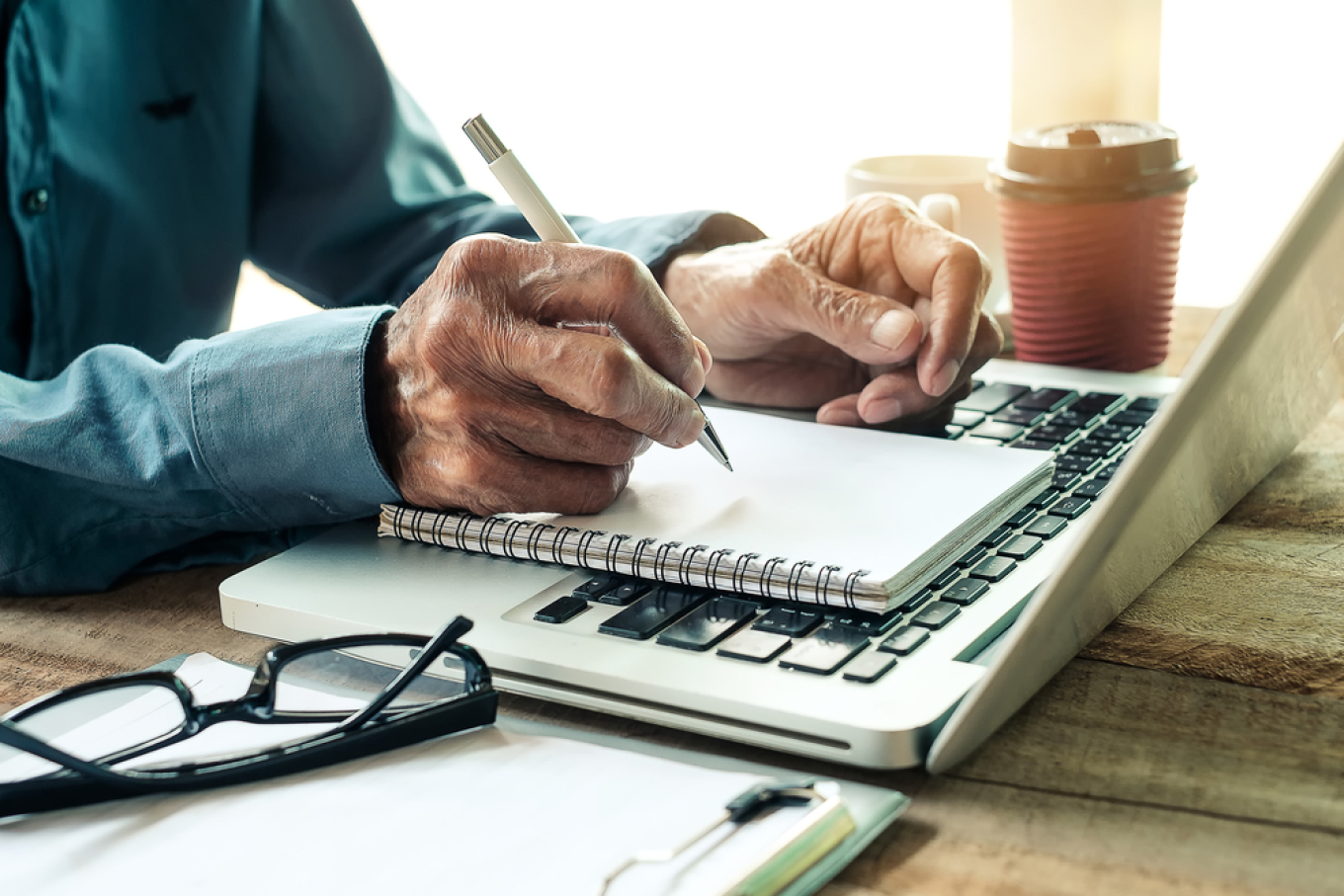 Πρεμιέρα σήμερα για την  πλατφόρμα των συνταξιούχων που εργάζονται – Ποινές σε όσους παραλείψουν τη δήλωση