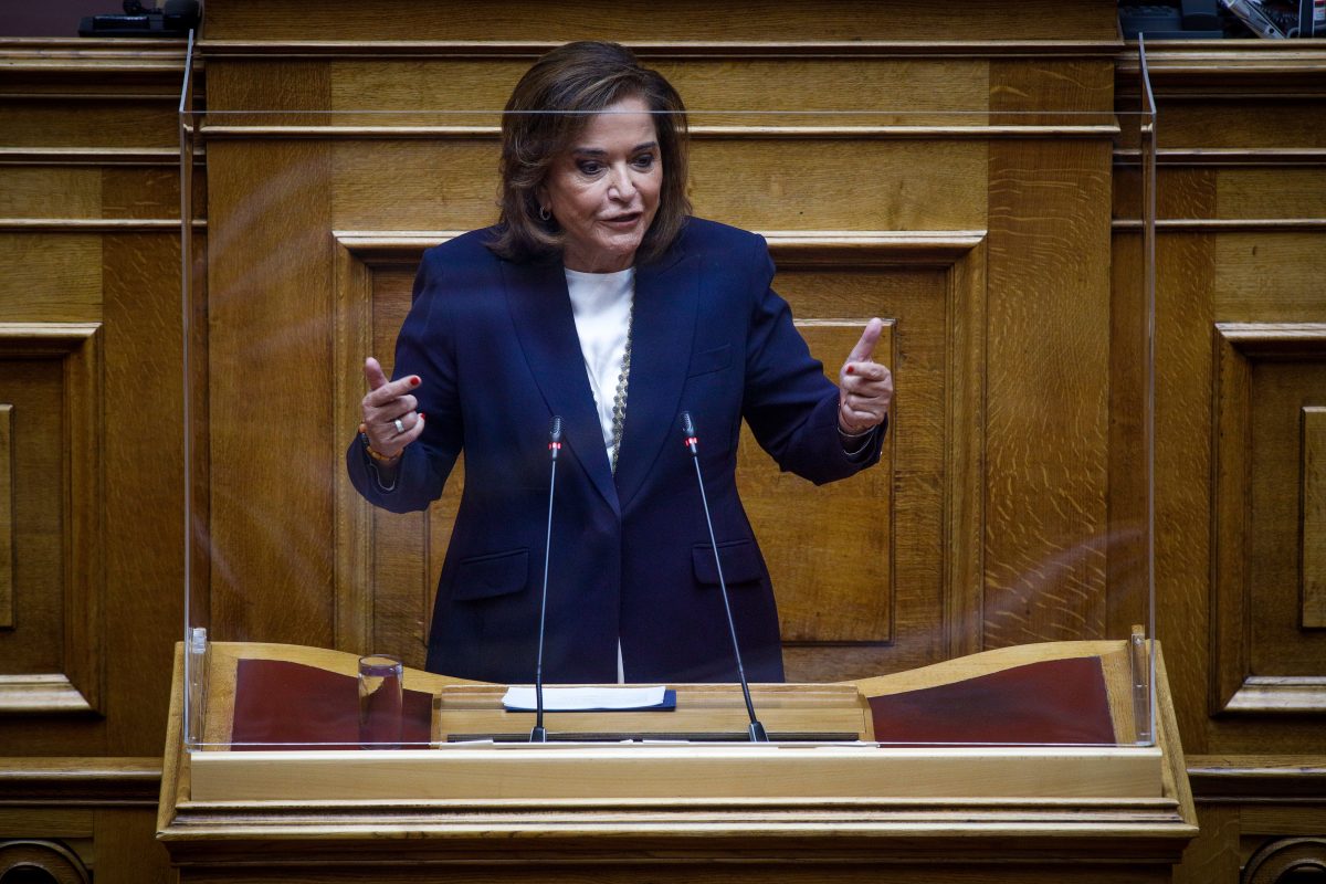 Ντόρα Μπακογιάννη για τον γάμο ομοφυλόφιλων: Είναι μια ιστορική ημέρα – Ευτυχής για τη δημοκρατία στο κόμμα μου