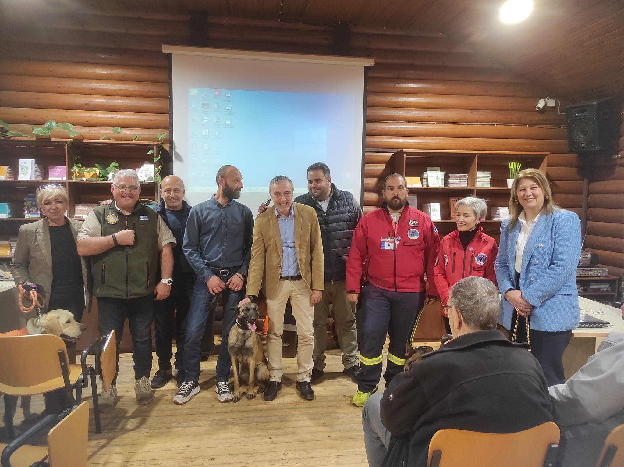 Η Διοικούσα Επιτροπή της Νέας Δημοκρατίας Θεσσαλονίκης τίμησε σκύλους διάσωσης και τους συνοδούς τους