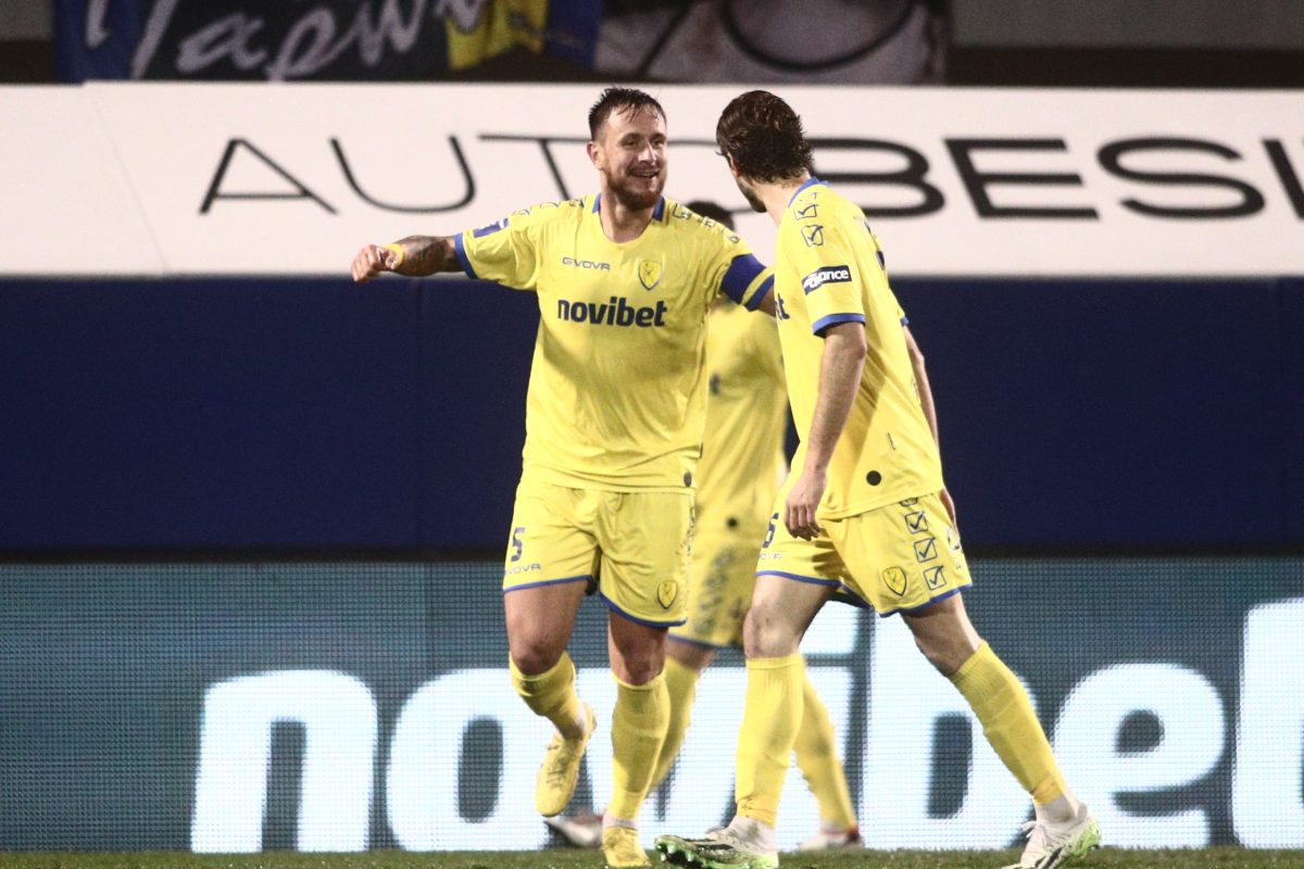 «Ντόπαραν» τους παίκτες ενόψει του ημιτελικού με τον Άρη οι φίλοι του Παναιτωλικού (Video)