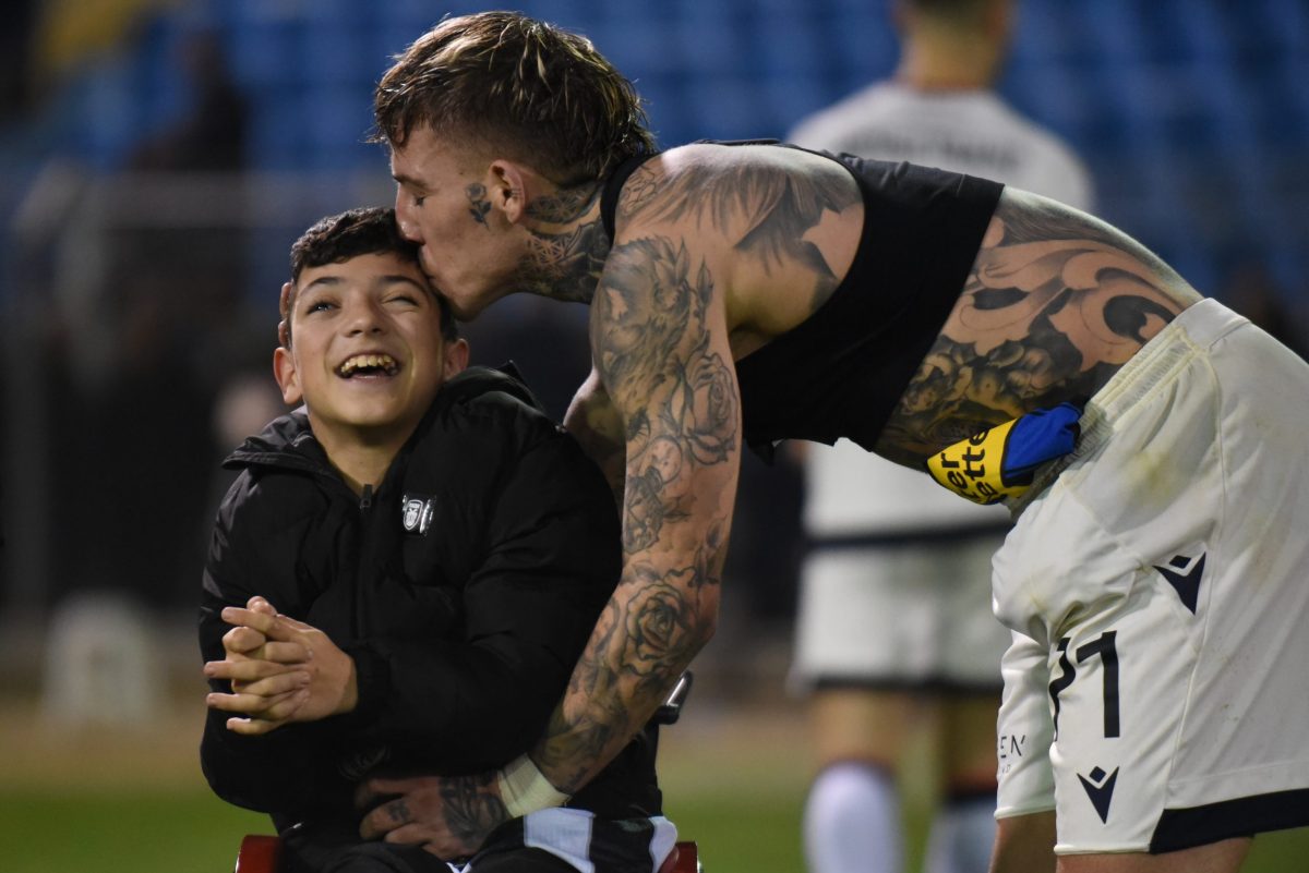 Η συγκινητική στιγμή του Μπράντον με τον Γιαννάκη (Video)