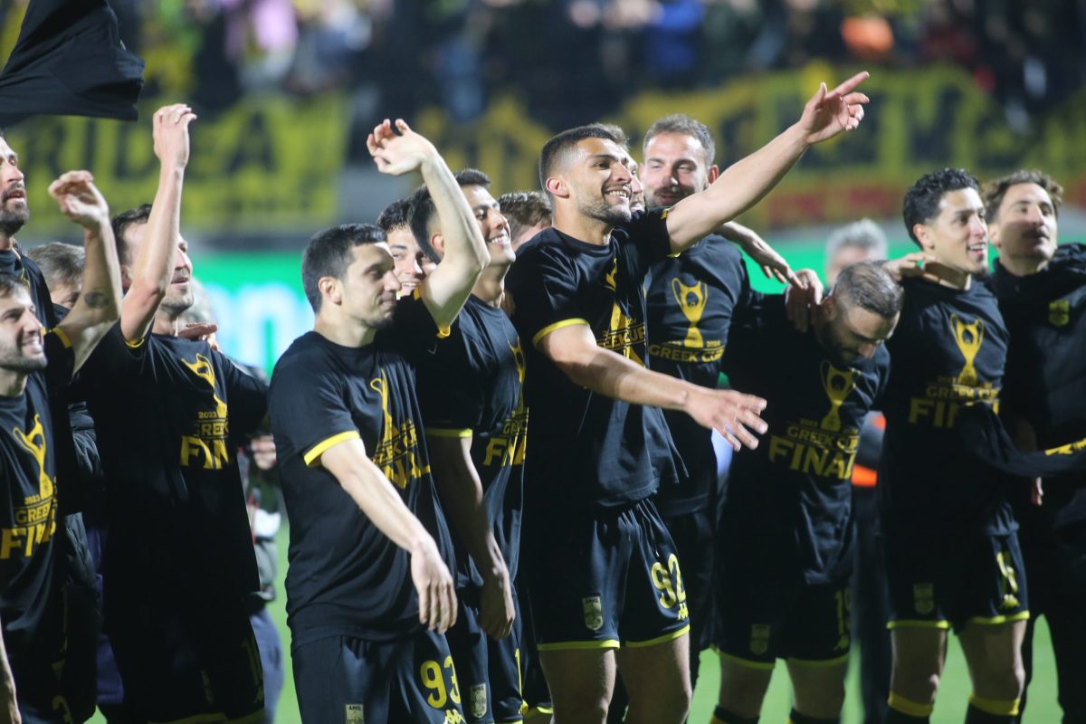 Ο Άρης στον τελικό μετά από 14 χρόνια: Έντονο συναισθηματικό κοντράστ – Δείτε βίντεο