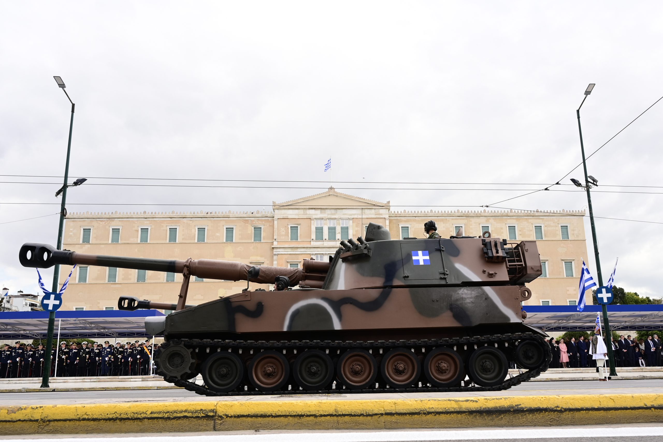 25η Μαρτίου: Μεγαλειώδης η στρατιωτική παρέλαση στην Αθήνα – Δείτε βίντεο