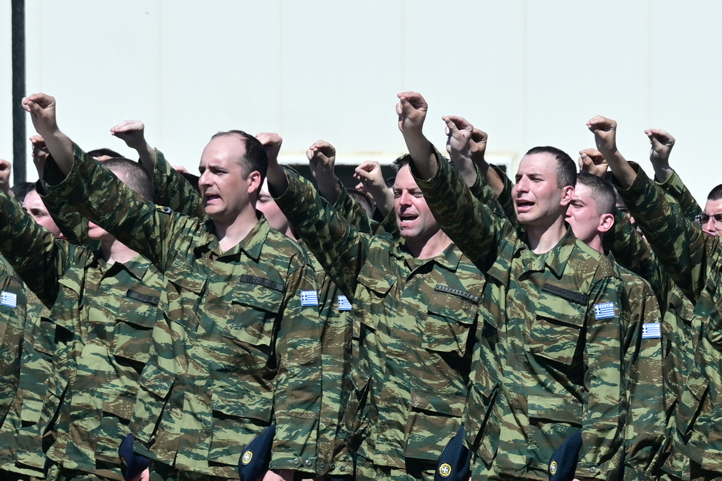 Στ. Κασσελάκης: Ορκίστηκε στη Θήβα ο Πρόεδρος του ΣΥΡΙΖΑ – Δείτε βίντεο