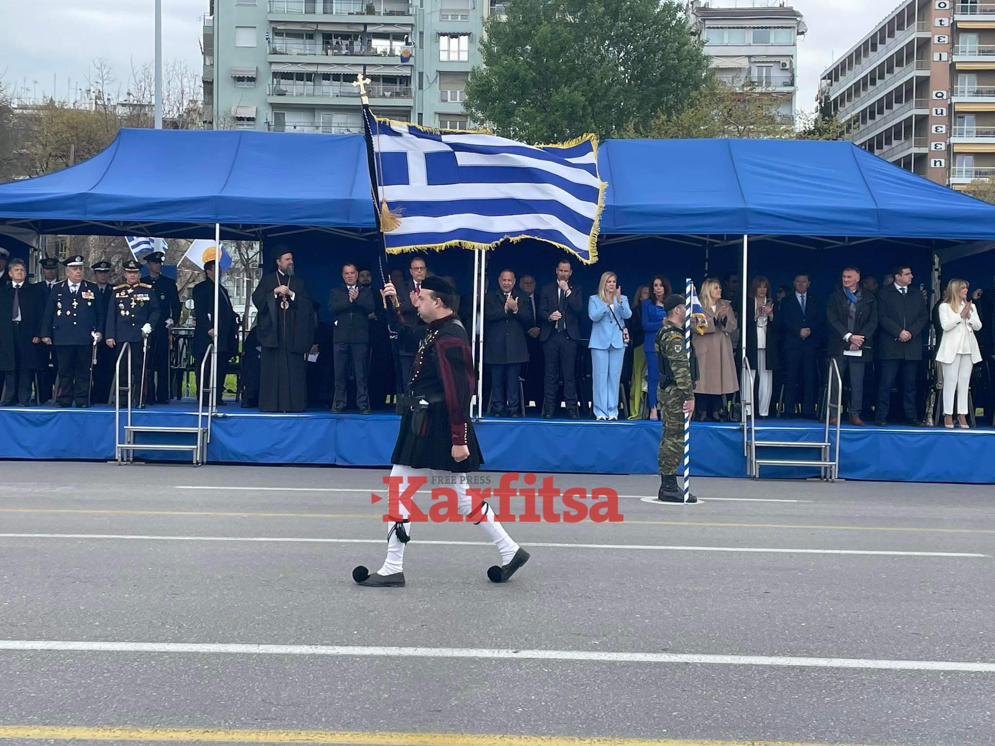 Θεσσαλονίκη: Με λαμπρότητα η μαθητική παρέλαση για την 25η Μαρτίου (ΦΩΤΟ + Video)