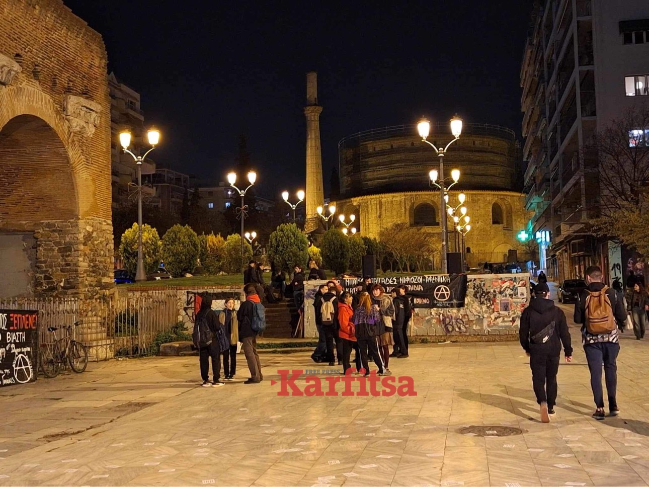 Θεσσαλονίκη: Συγκέντρωση αντιεξουσιαστών στην Καμάρα για τη 12χρονη από τον Κολωνό (ΦΩΤΟ)