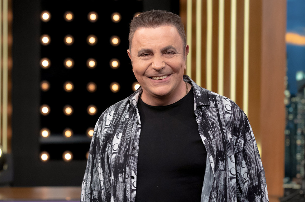 Χάρης Ακριτίδης για Σαμπρίνα: Της ζητώ συγνώμη, ίσως την ενόχλησε η σέξι φωτογραφία (Video)