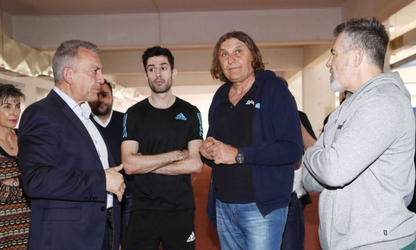 Αυτοψία Γ. Βρούτση στο ανακαινισμένο κλειστό προπονητήριο στίβου του ΟΑΚΑ