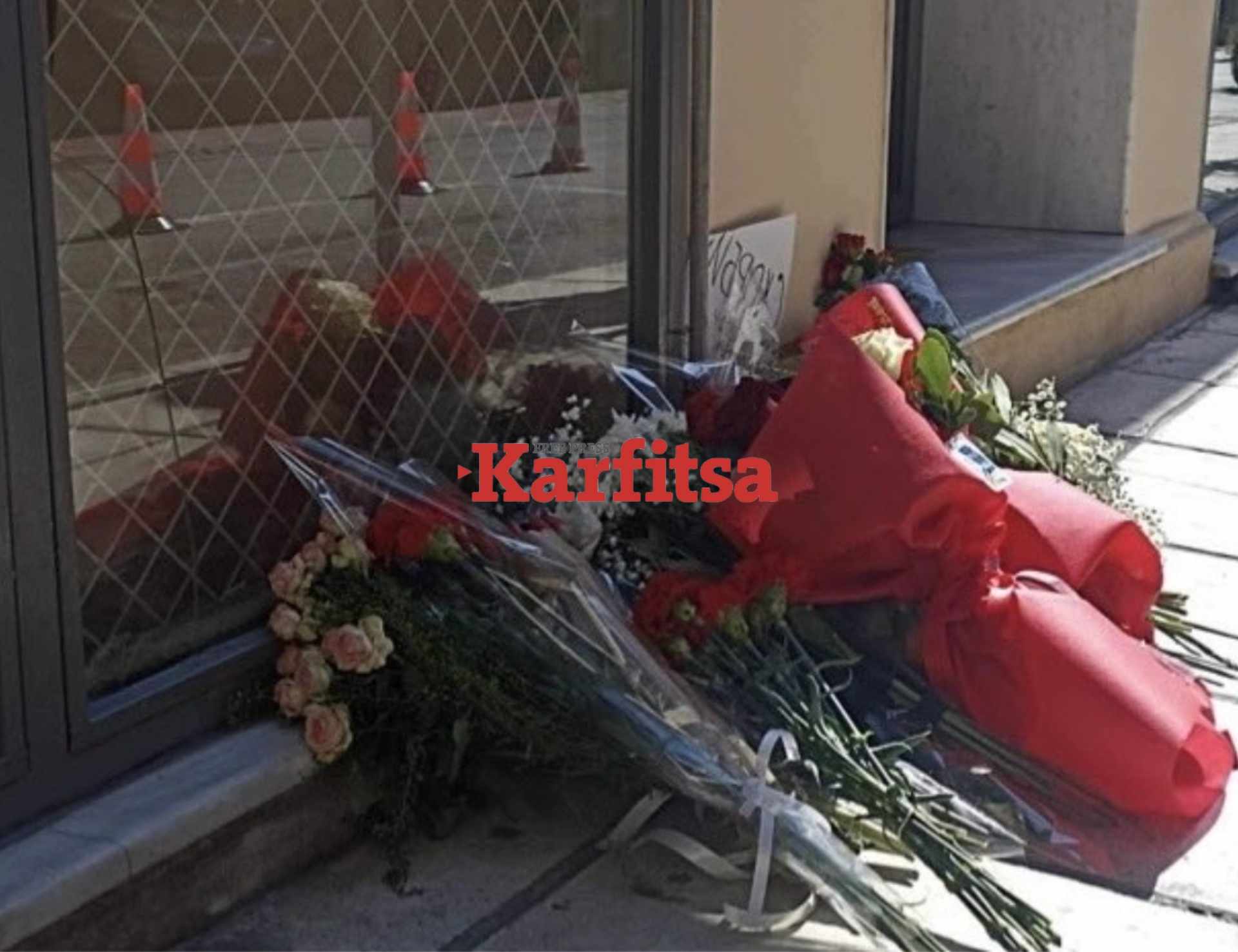 Θεσσαλονίκη: Άφησαν λουλούδια στο Ρωσικό Προξενείο για τα θύματα του μακελειού στη Μόσχα (ΦΩΤΟ)