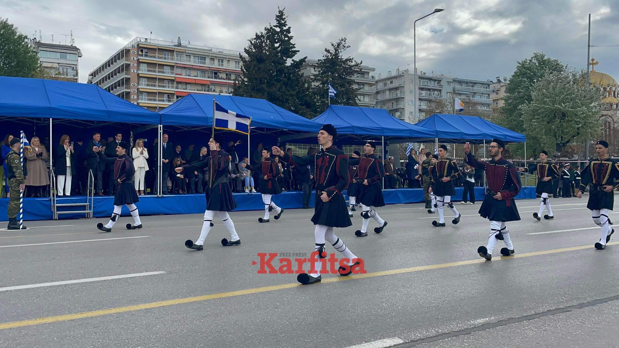 Θεσσαλονίκη: Με λαμπρότητα η μαθητική παρέλαση για την 25η Μαρτίου (ΦΩΤΟ + Video)