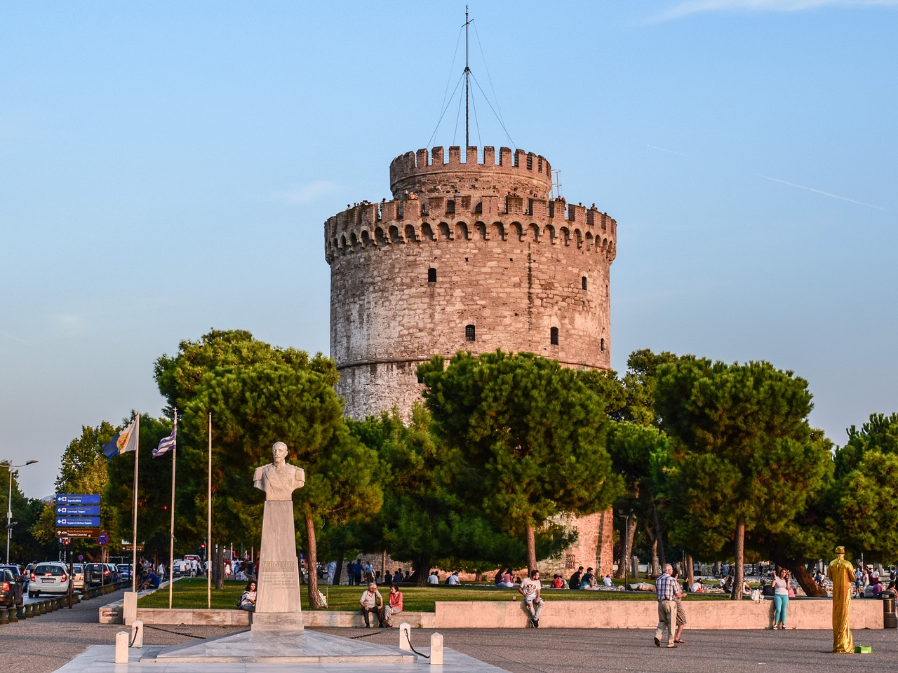 Έπιασαν δουλειά οι ξεναγοί της Θεσσαλονίκης για τη φετινή σεζόν – Το προφίλ των επισκεπτών που κλείνουν ξεναγήσεις