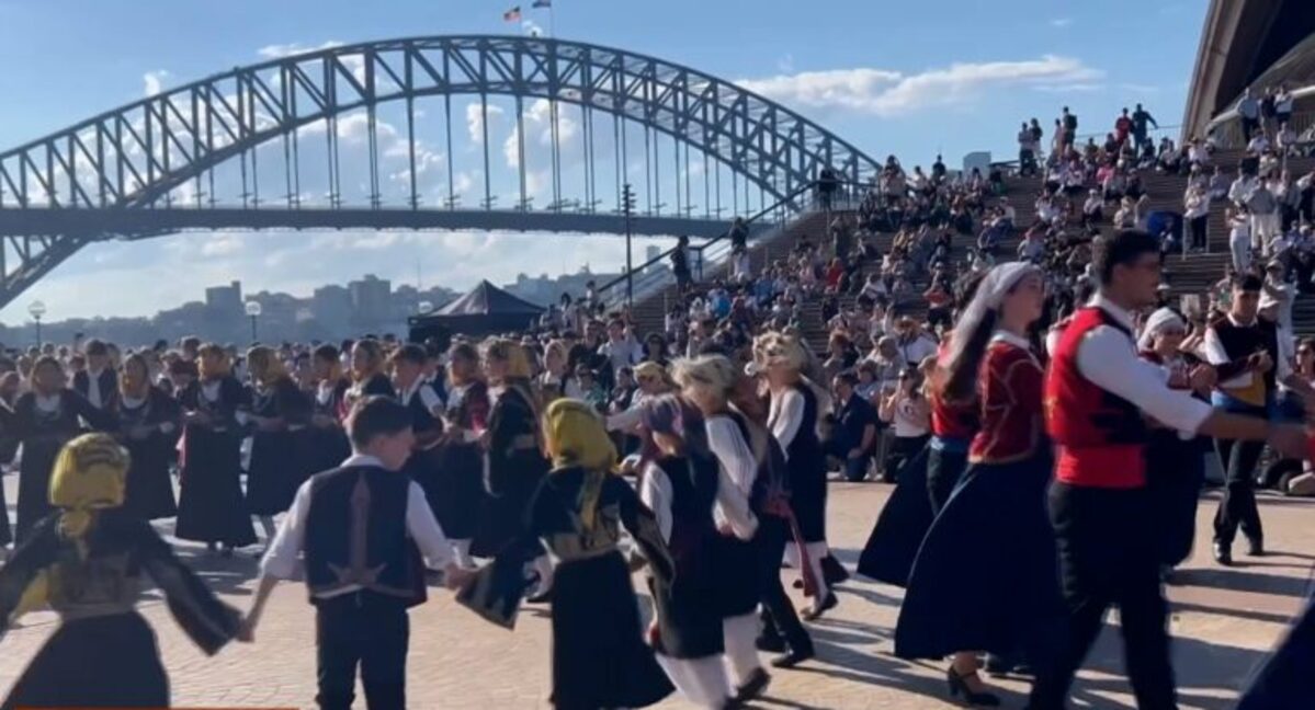 Μεγαλειώδης παρέλαση των ομογενών στο Σίδνεϊ για της επέτειο της 25ης Μαρτίου – Δείτε βίντεο