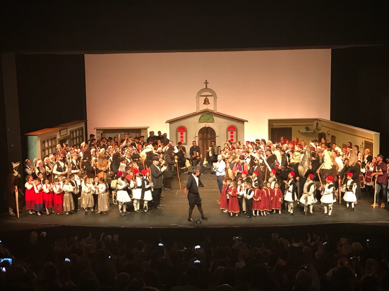 Θεσσαλονίκη: Στη Μονή Λαζαριστών η παράσταση «Οι μηλιές οι φορτωμένες. Μάνες|Γυναίκες|Αδερφές»