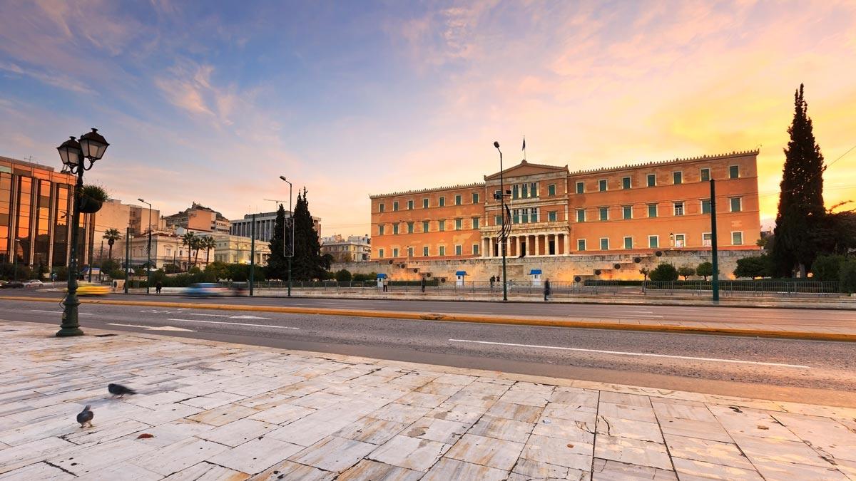 Έκτακτο: Οπαδοί της Μακάμπι επιτέθηκαν σε αλλοδαπό στο Σύνταγμα