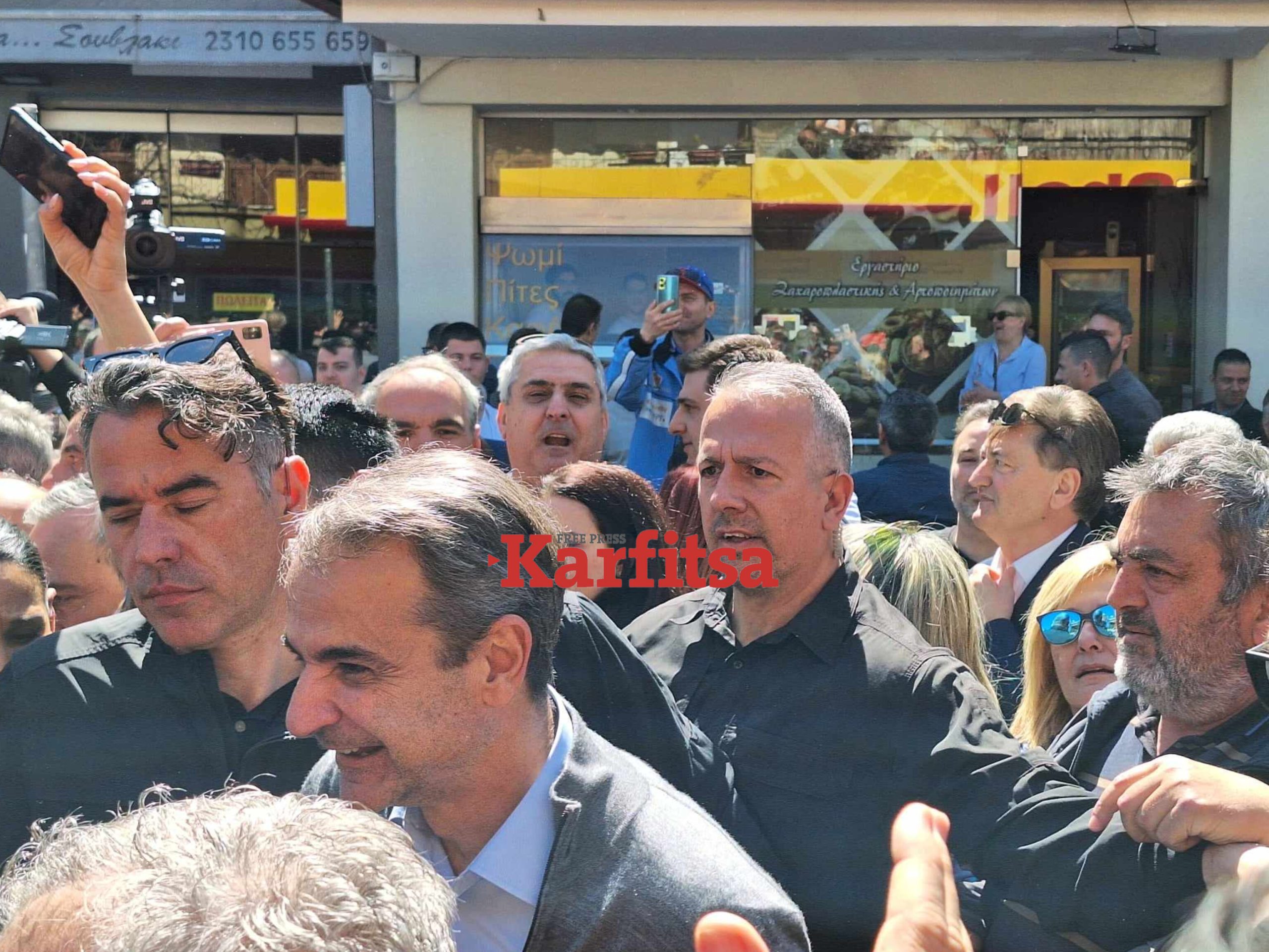 Θεσσαλονίκη: Χειροκροτήματα και επευφημίες για τον Κ. Μητσοτάκη στην Πολίχνη (ΦΩΤΟ+Video)