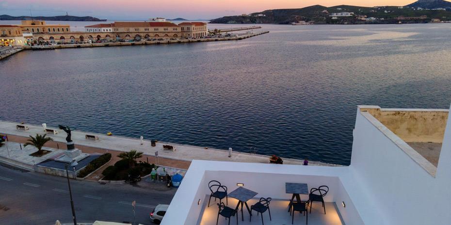 Aria Hotels: Ανοίγει στις 15 Απριλίου το ξενοδοχείο Skylight στη Σύρο