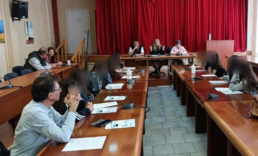 Θεσσαλονίκη: «Σχολικοί Πυροσβέστες» του 1ου Γυμνασίου στο Δημαρχείο του Ωραιοκάστρου