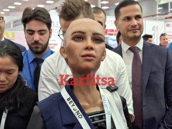 Στη Κρήτη συνεχίζει η Sophia, το διασημότερο ανθρωπόμορφο ρομπότ τις δημόσιες εμφανίσεις της!
