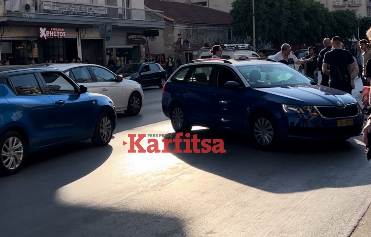 Θεσσαλονίκη: Τροχαίο με δυο τραυματίες στo κέντρο της πόλης μπροστά στην Καμάρα – Δείτε βίντεο από το σημείο του τροχαίου