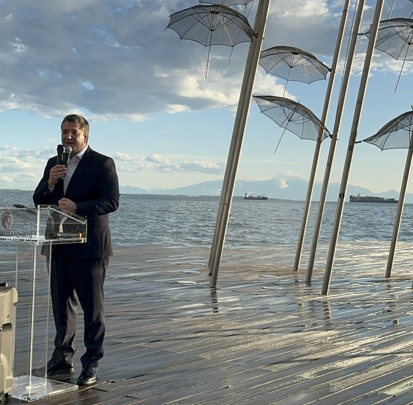 Τα άπταιστα γαλλικά του Απ. Τζιτζικώστα