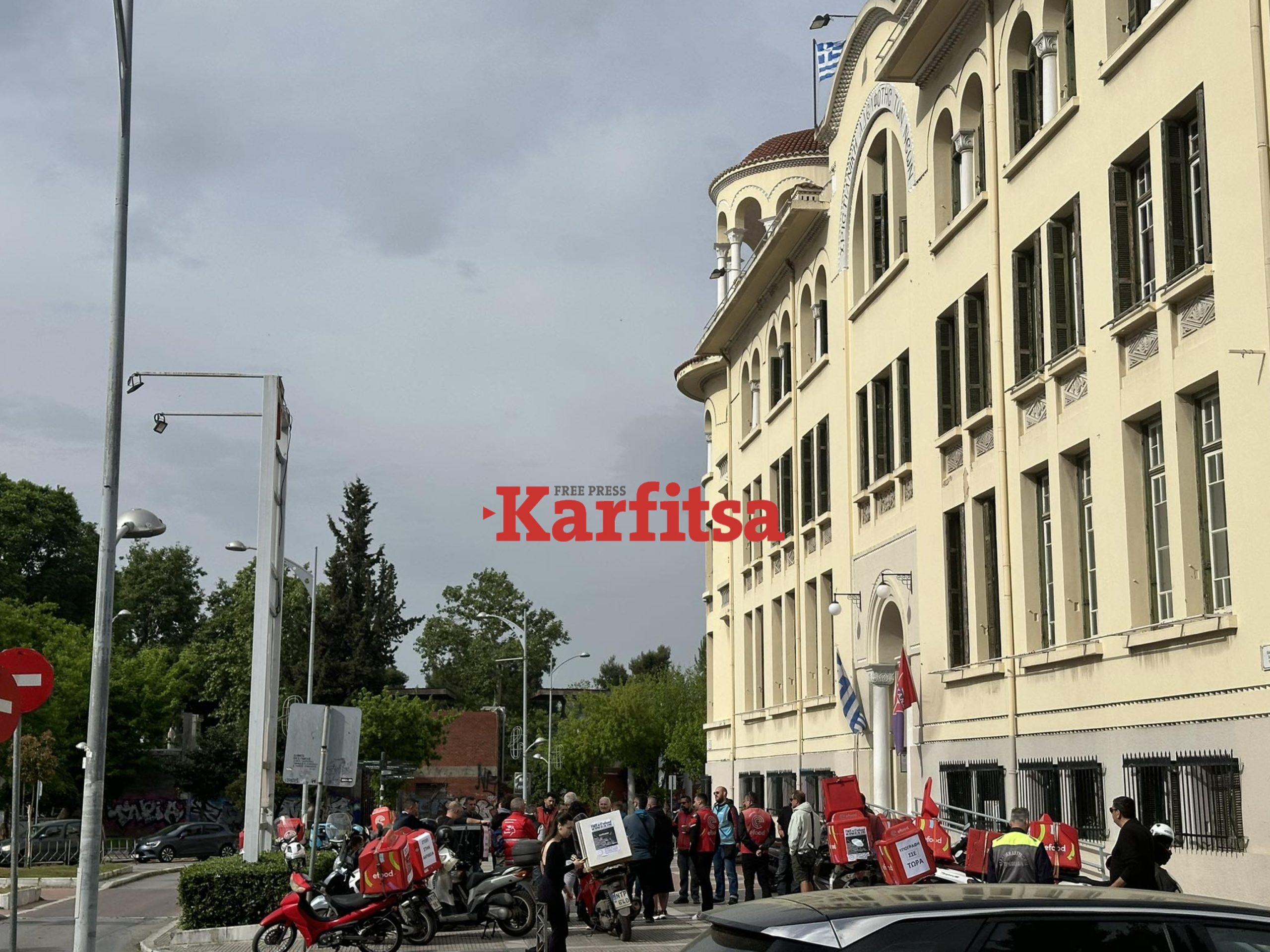 Θεσσαλονίκη: Μοτοπορεία διανομέων στο κέντρο