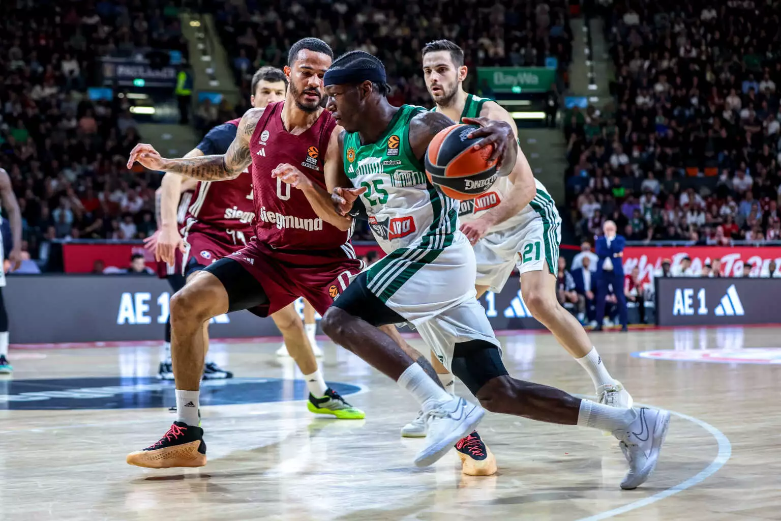 Μπάγερν-Παναθηναϊκός (75-82): Πέρασε από το Μόναχο και «σφραγίζει» τη δεύτερη θέση στη Euroleague μέσα στο ΟΑΚΑ
