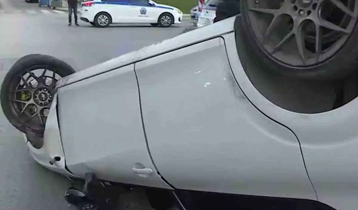 Θεσσαλονίκη: Αυτοκίνητο τούμπαρε στην περιοχή του Ευόσμου (Video)