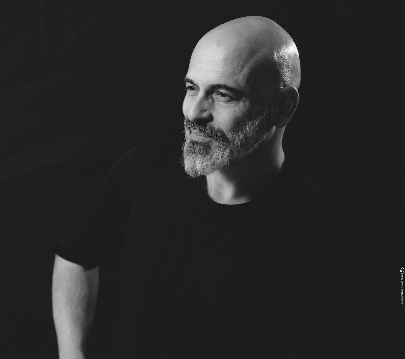 Δημήτρης Μαραμής στην «Κ»: Η τέχνη έρχεται και σε βρίσκει μόνη της – Η μουσική είναι ο καθρέφτης του πλήρως άγνωστου εσωτερικού μας