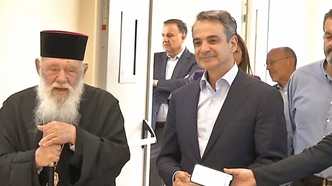 Κ. Μητσοτάκης: Στενή η συνεργασία με την Εκκλησία – Ιερώνυμος: Δεν θα κάνουμε ό,τι μας λέει ο Κ. Βελόπουλος, δεν υπάρχει χριστιανόμετρο (Video)