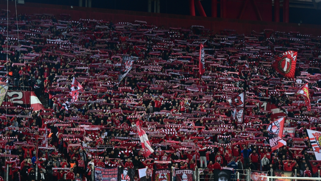 Μήνυμα Ολυμπιακού στους οπαδούς του: «Όποιος αγαπάει την ομάδα δεν την πληγώνει»