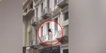 Ομόνοια: Κλέφτης-αίλουρος πηδούσε από ταράτσα σε ταράτσα για να αποφύγει τη σύλληψη (Video)