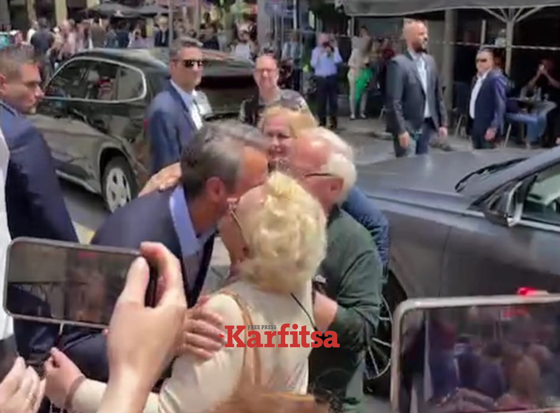 Η απρόσμενη συνάντηση του Πρωθυπουργού με Θεσσαλονικιές (Video)