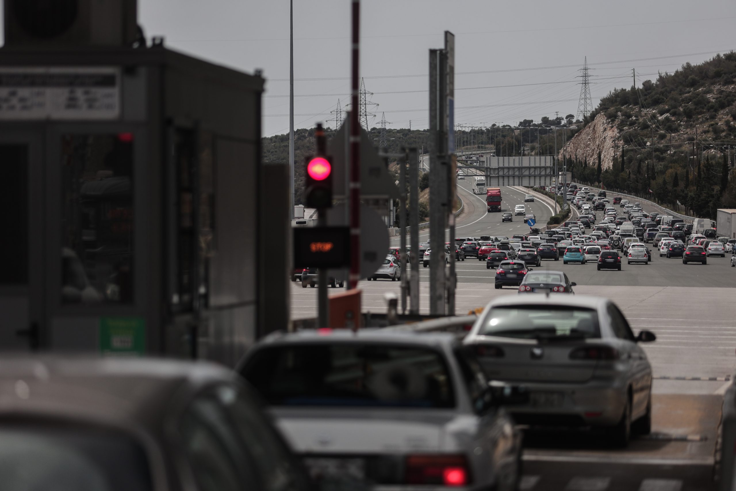 Θεσσαλονίκη: Χιλιάδες οχήματα επέστρεψαν στη πόλη – Δείτε εντυπωσιακές εικόνες από drone