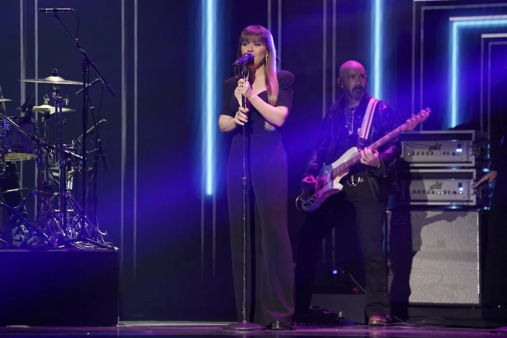 Kelly Clarkson: Ζύγιζε πάνω από 90 κιλά αλλά έχασε πάρα πολλά μετά από φαρμακευτική αγωγή