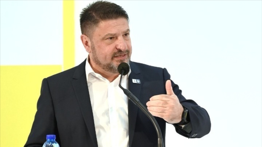 Στη Δραπετσώνα για τα Άγια Πάθη ο Νίκος Χαρδαλιάς