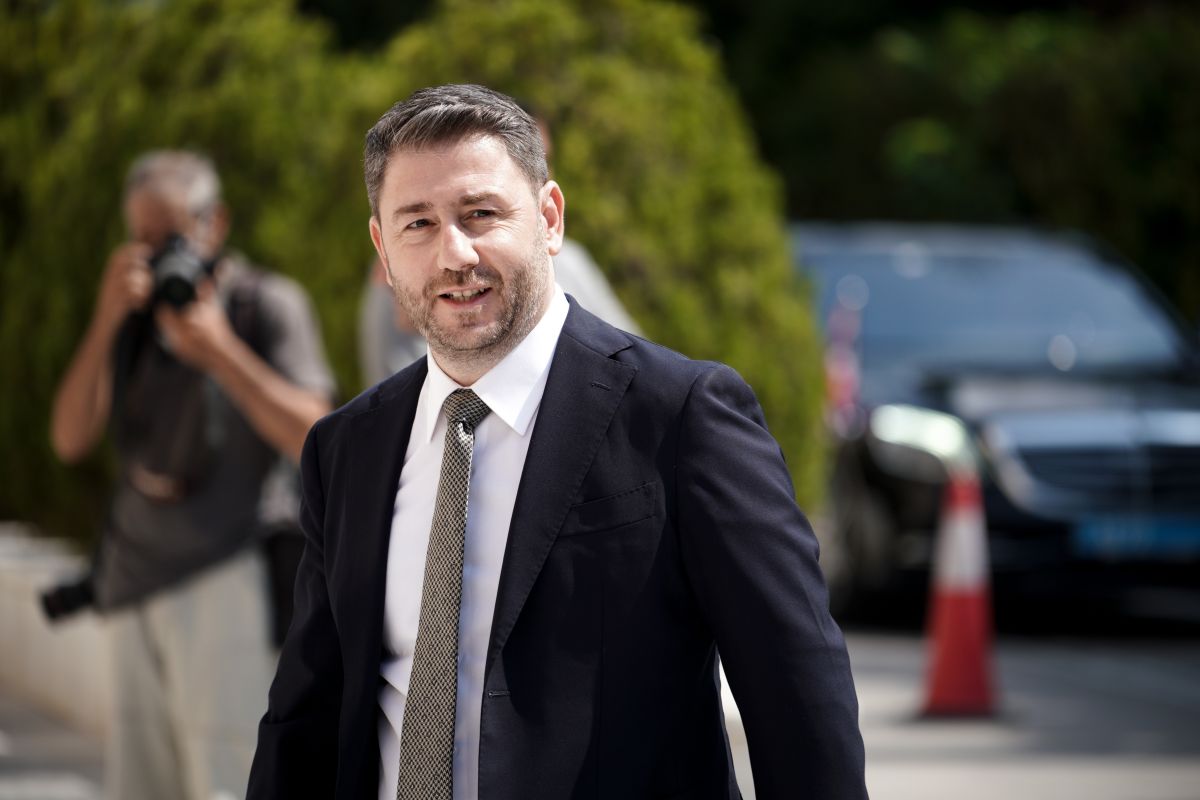 Τηλεφωνική επικοινωνία είχαν Νίκος Ανδρουλάκης και πρόεδρος του PES