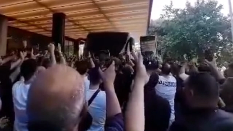 Αρης – ΠΑΟΚ: Χαμός έξω από το Makedonia Palace! «Να’ τοι, να’ τοι οι πρωταθλητές» (Video)