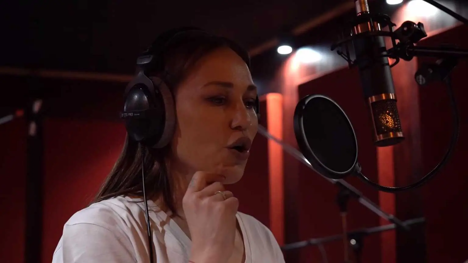 Σπαρακτικό τραγούδι – αφιέρωμα για τα Τέμπη από Πηνελόπη Αναστασοπούλου, Μαριάννα Τουμασάτου και άλλους καλλιτέχνες (Video)