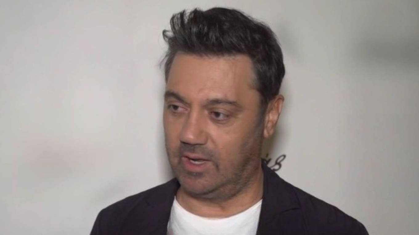 Γιώργος Θεοφάνους: «Πολλές φορές έχω κάνει συνεργασίες για λόγους εμπορικότητας, δεν το μετανιώνω»