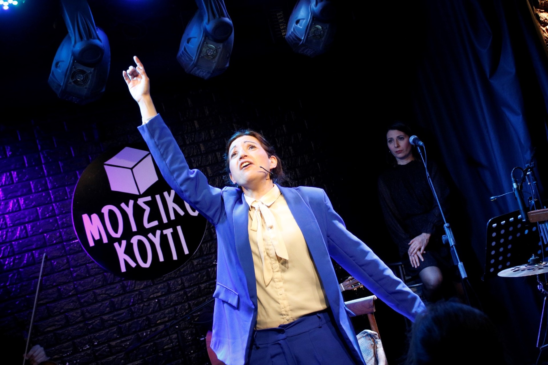 Ναντίνα Κυριαζή, τι ακούει μια γυναίκα στην εποχή μας;