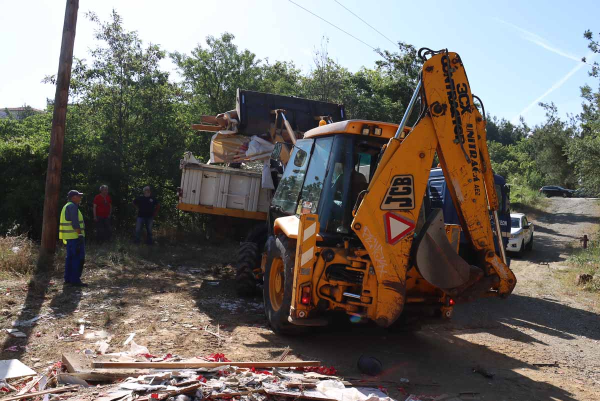 Θεσσαλονίκη: Επιχείρηση καθαρισμού και απομάκρυνση μπαζών από τον Δήμο Νεάπολης-Συκεών