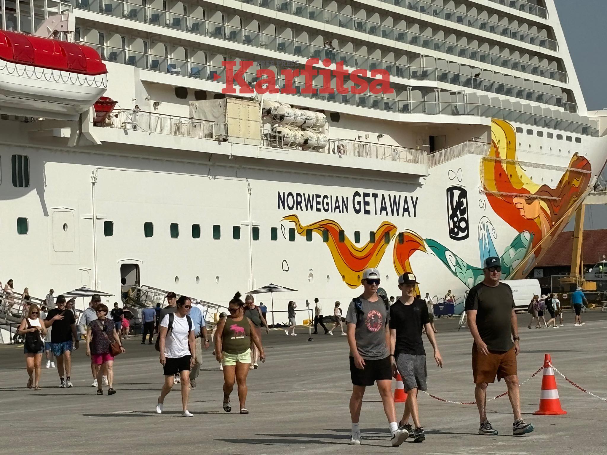 Θεσσαλονίκη: Έδεσε το μεγαλύτερο κρουαζιερόπλοιο στην ιστορία του λιμανιού – Ρεκόρ επισκεπτών για την πόλη (ΦΩΤΟ+Video)